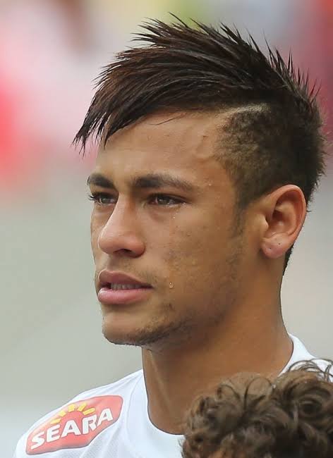 SomosSantista's tweet photo. tudo começou a dar errado no Brasil quando o Neymar saiu do Santos https://t.co/uPDlA9r1fx