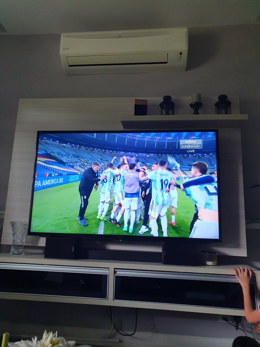 Akbarsahari S Tweet Tahniah Argentina Juara Copa America 2021 Finaly Messi Won Major Tournament For The Country Trendsmap