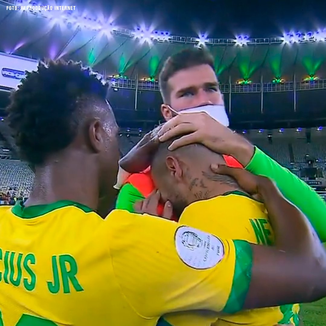 TNTSportsBR's tweet photo. Calma, Ney... 2022 tá logo ali e a gente vai buscar a SEXTA estrela! ⭐⭐⭐⭐⭐⭐ https://t.co/pAUYgOuZ4V