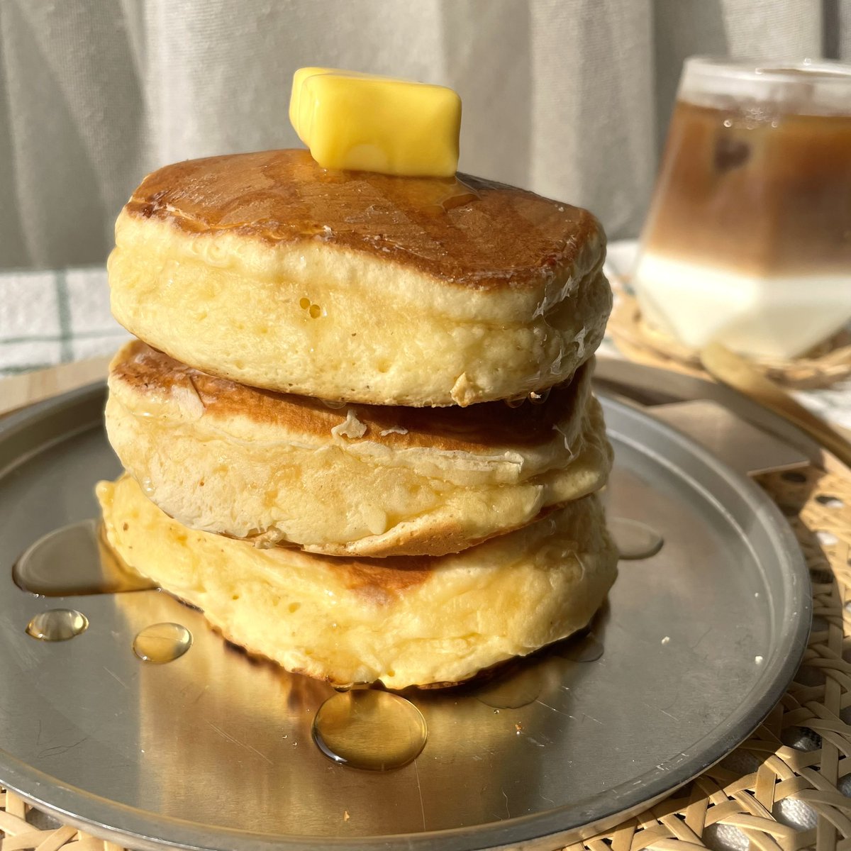 ホットケーキは牛乳を減らして みりん と溶かしバターを入れると簡単に喫茶店の味になってウマウマらしい Togetter