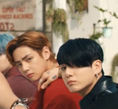 koosmostae's tweet photo. HELLO??!! https://t.co/7FUPn3q2Xq