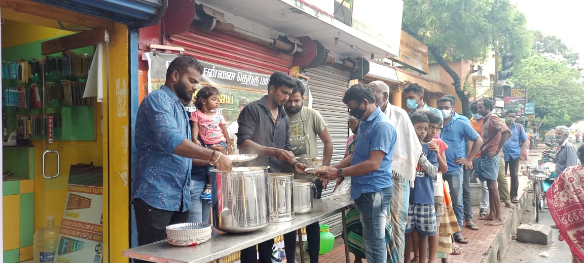sathishmylai's tweet photo. #இயன்றதை செய்வோம் 
#தளபதி விஜய் அண்ணா வழியில் 

#தென்சென்னை மாவட்டம்
#விலையில்லா_விருந்தகம்

#பாசமிகு அன்புத்தம்பி 
#மயிலை கிச்சா அவர்களின்  
தவப்புதல்வி சியாஸ்ரீ 
செல்லக்குட்டி பிறந்த நாளை முன்னிட்டு
#இன்று 109 நபர்களுக்கு 
#காலை உணவு வழங்கப்பட்டது https://t.co/5Gt35qQsMo