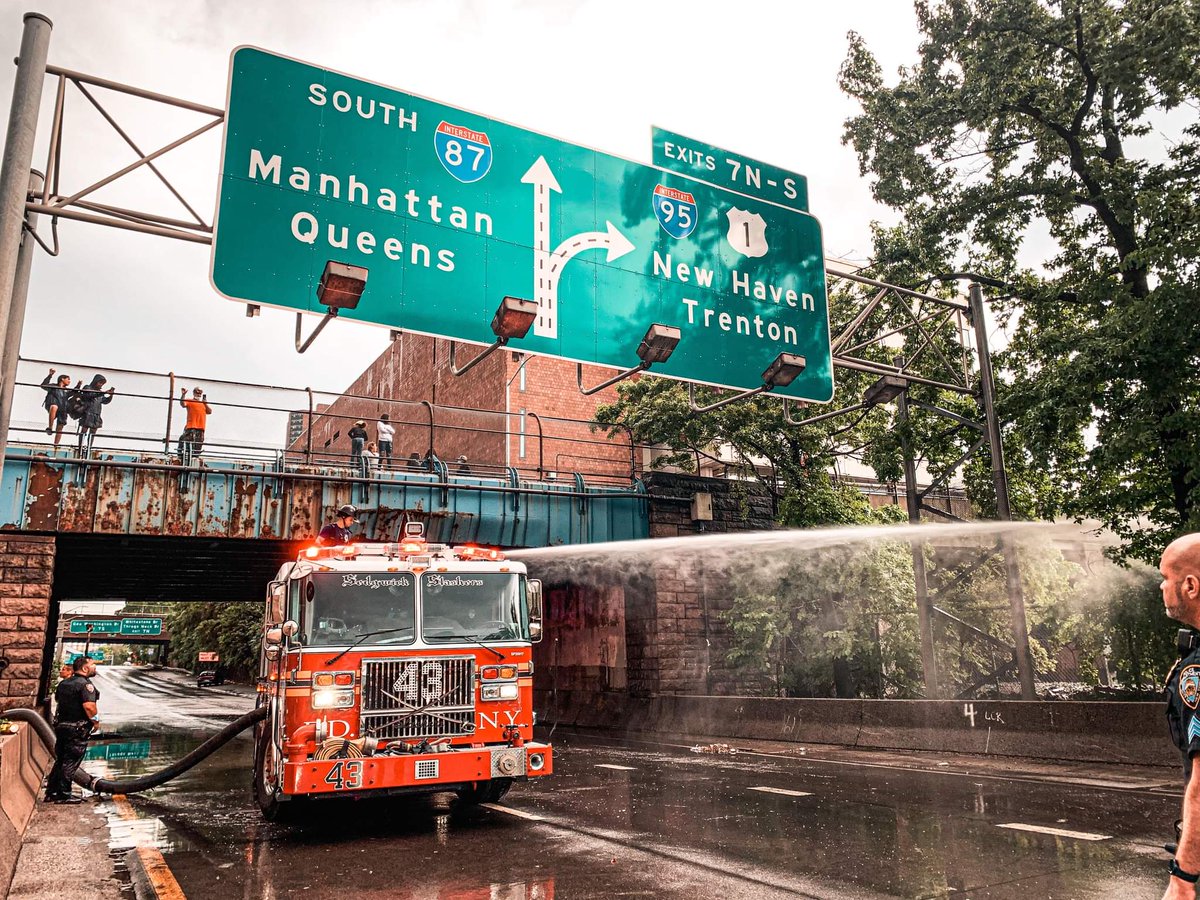 NYCFireWire's tweet photo. #FDNY members are frequently called to save the City frm many different issues. This afternoon, a storm flooded the Major Deegan Expy &amp; Cross Bronx Expy in the Bronx during rush hour commute home. Great move by Eng43 drafting the water to open up the Expressway. @UFANYC @UFOA854 https://t.co/qS1R3B7Xro
