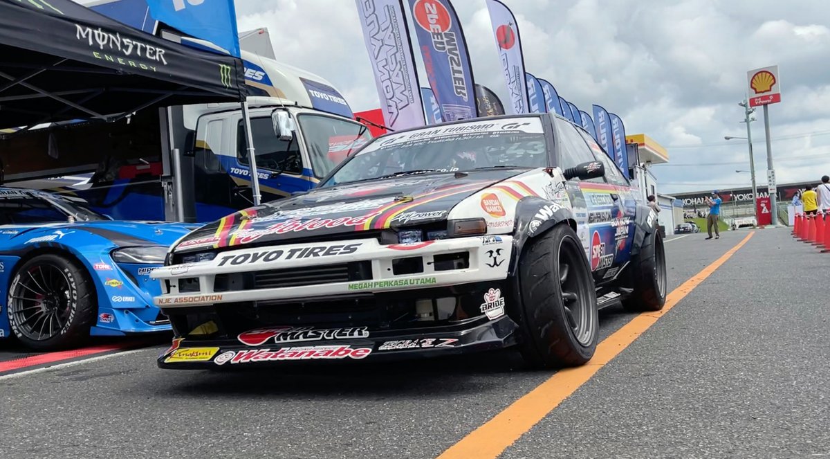 SpeedMaster_oil's tweet photo. ブログ更新しました。
https://t.co/i06rm4Lmop
【#D1GP Rd.3/4 TSUKUBA DRIFT チーム #RSWATANABE #スピードマスター #BUYNOWJAPAN 参戦報告】
岩井選手,田所選手共に、RD3では追走進出、ポイント獲得いたしました。
#drift #ツクバサーキット #rx7 #fc3s #re86 #toyota https://t.co/6kDNp0WB0W