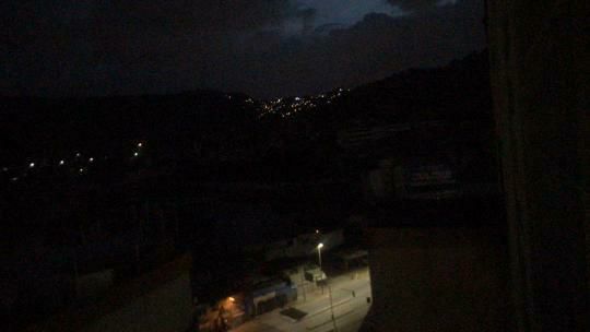 Birrilly's tweet photo. (((SIN LUZ)))#Caracas #AlMomento Toda la #Cota905 SIN SERVICIO DE ENERGÍA ELÉCTRICA, SE DESCONOCE SI FUE EL #Regimen D @NicolasMaduro O EL #Pranato DEL #Koky @ReporteYa @RConfidencial @RPolicial @1Yasminvelasco @LDanieri @Justiciera75 @cmrondon @nelsonbocaranda @elPULP0 @esteninf https://t.co/VBUbQjzPd9
