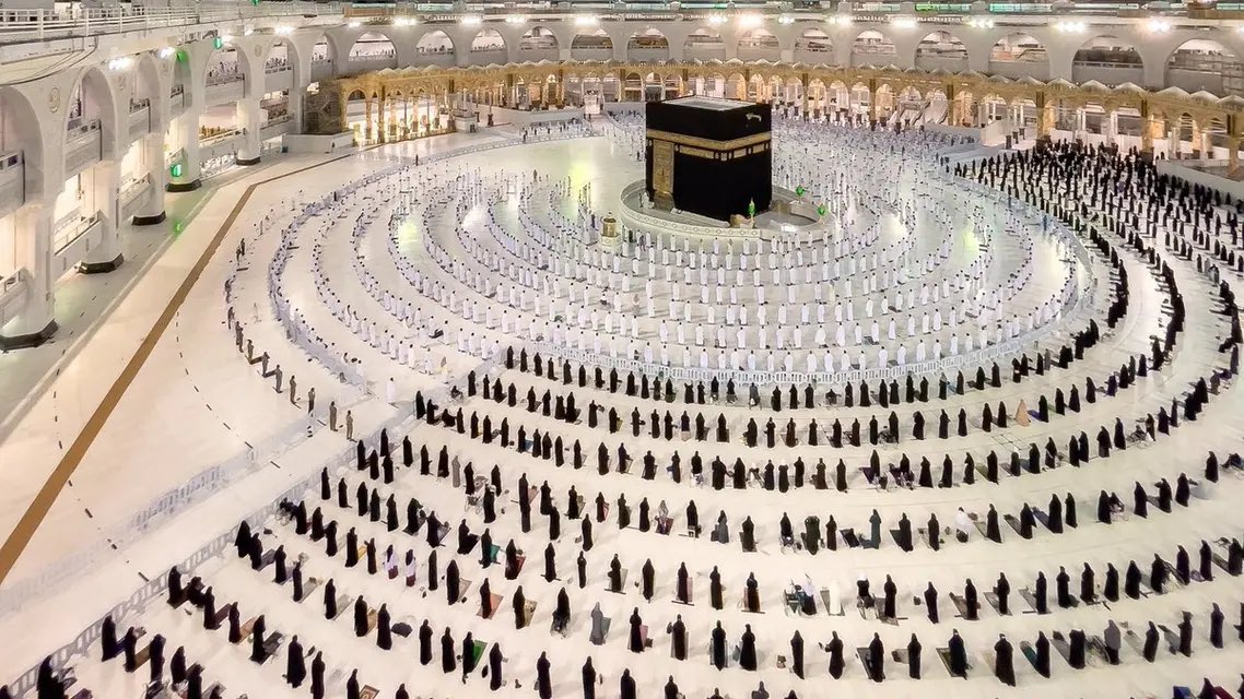 HaithamAlQasimi's tweet photo. ﴿إِنَّ اللَّهَ وَمَلَائِكَتَهُ يُصَلُّونَ علَى النَّبِيِّ يا أَيُّهَا الَّذينَ آَمَنُوا صَلُّوا عليْهِ وَسَلِّمُوا تَسْلِيمًا﴾
.
اللهم صلِّ على محمد وعلى آل محمد كما صليت على إبراهيم وعلى آل إبراهيم وبارك على محمد وعلى آل محمد كما باركت على إبراهيم وعلى آل إبراهيم إنك حميد مجيد https://t.co/gUY46sgeWW