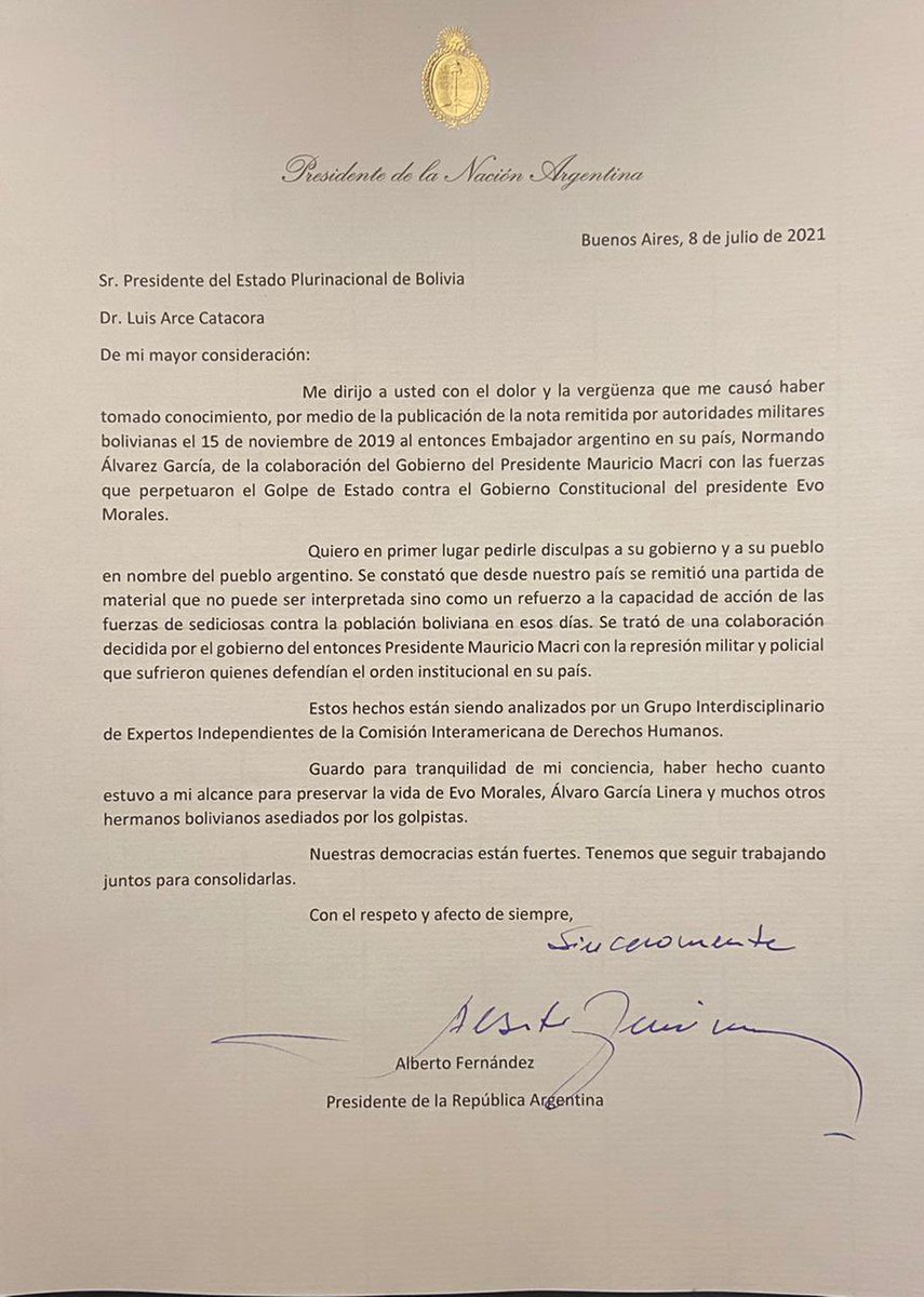 PrensaPEsquivel's tweet image. El Gobierno de Bolivia acaba de entregar pruebas de que Mauricio Macri colaboró con el golpe de Estado de 2019 entregando armamento a los represores.
Merece condena por delitos de lesa humanidad.

Felicito a @alferdez por pedir disculpas a los hermanos bolivianos en nombre todos.