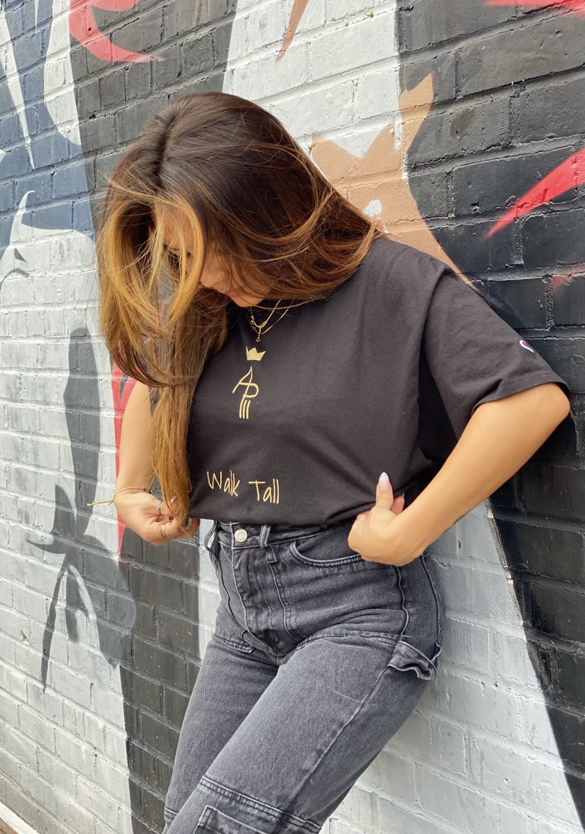 _ArthurPriceIII's tweet photo. βWalk like a queen, talk like a queenβ
We see you Queen Lo, We felt you!πΈπ½π₯π―πͺπΎ
π¨Help Support my brand!!!
π¨Link to purchase merchandise down below:
https://t.co/HKwehd4Azh
#WalkTall #QueenLo https://t.co/URdoY74Mmv