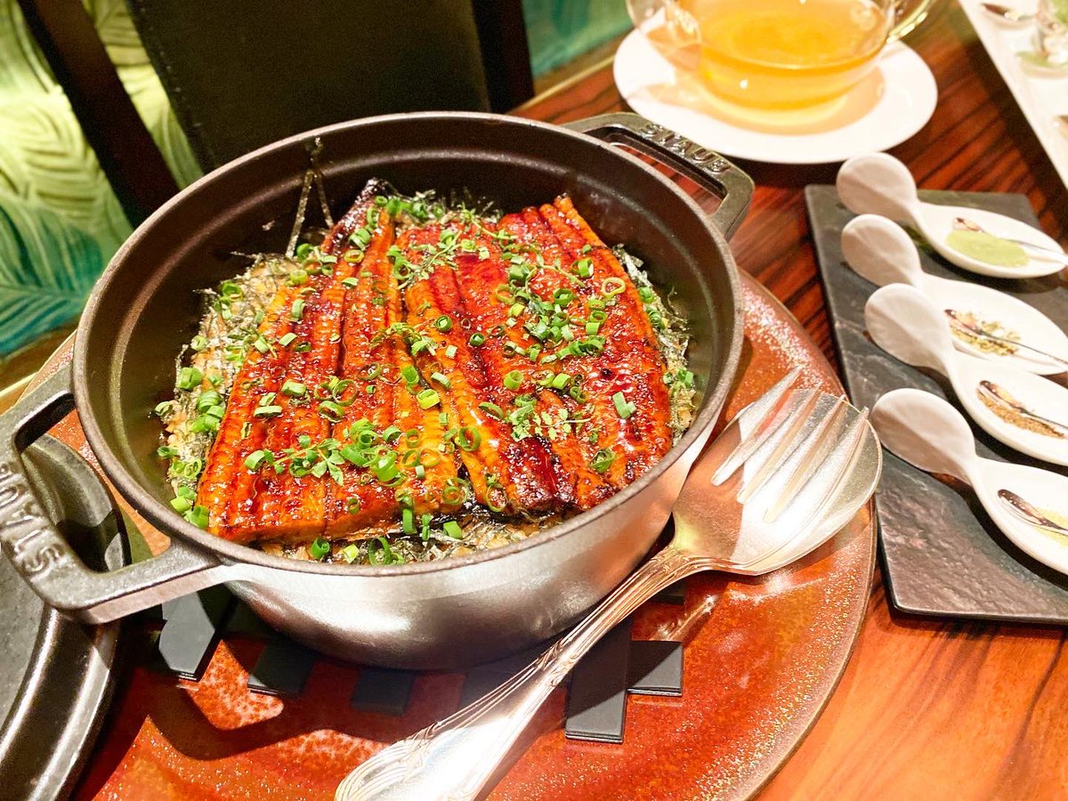 Coco Mama على تويتر カンナ 瞬間スモークしたウナギ蒲焼の炊き込みご飯 干し貝柱と鰹だしのコラーゲンスープとともに ネーミングからしてもうよだれ 笑 ほんっっっとに美味しいので皆さん食べてほしい Tdr Food 東京ディズニーランドホテル カンナ