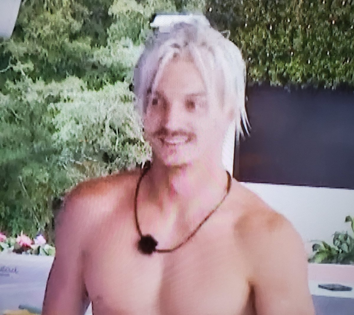 mhysabri's tweet photo. I need this man and this hair off my screen, quickly! #LoveIslandUSA https://t.co/ZIv6QBPRKp