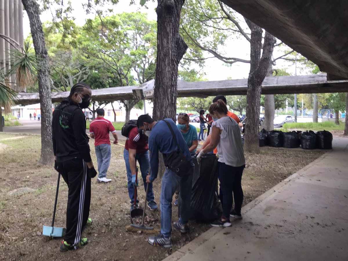 Viva la UCV tweet media