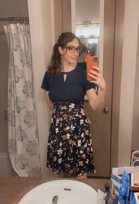 Watch Hannah Lanser🎀✨'s leaked NSFW photo on TwXstars