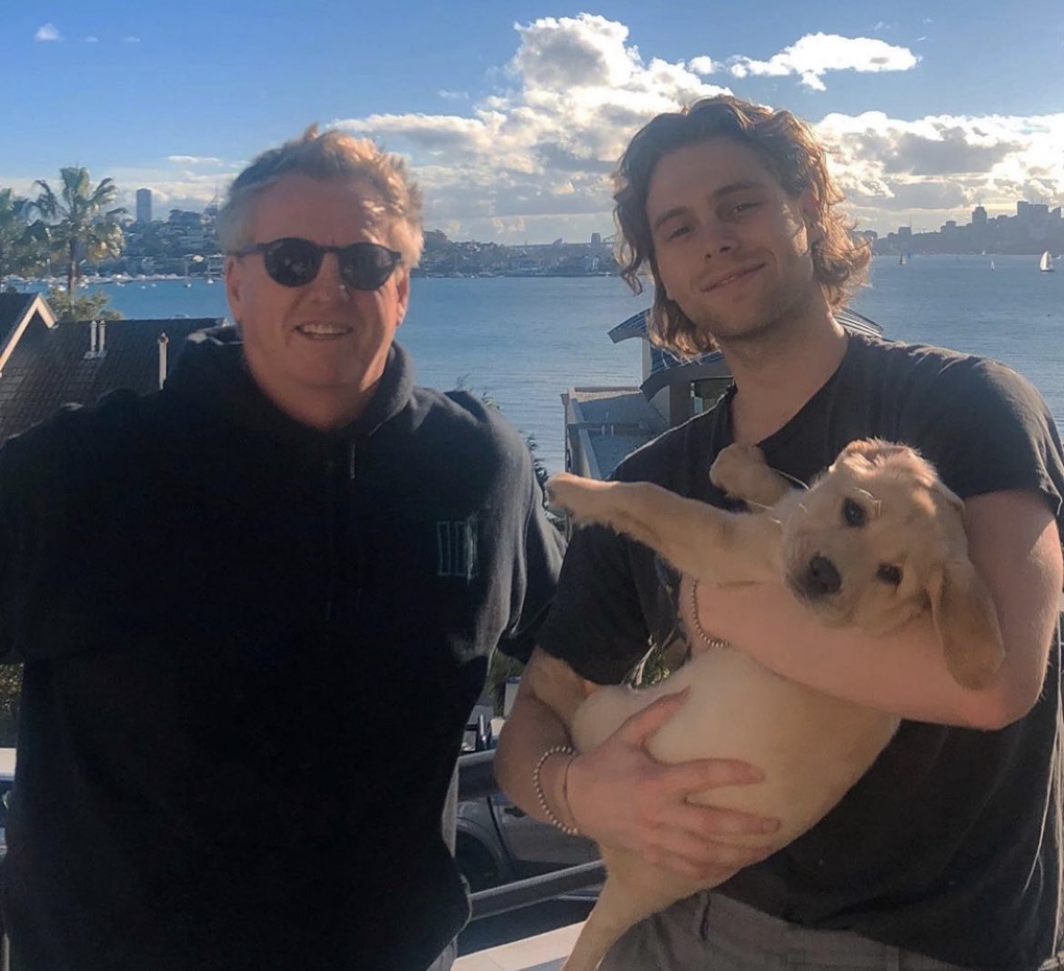 ProjectLuke5SOS's tweet photo. ✨Luke and his father two years ago (July 9th, 2019)✨
@Luke5SOS #ProjectLukeHemmings #WhenFacingTheThingsWeTurnAwayFrom #WFTTWTAF #ProjectLuke5SOS #ProjectLukeHemmo #5SOS #5SecondsOfSummer #LukeHemmings
Photo credit: Luke and @AndyHemmings66 📸 https://t.co/IDKPESrctm