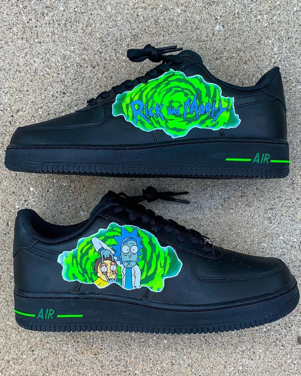 custommysneaker tweet picture
