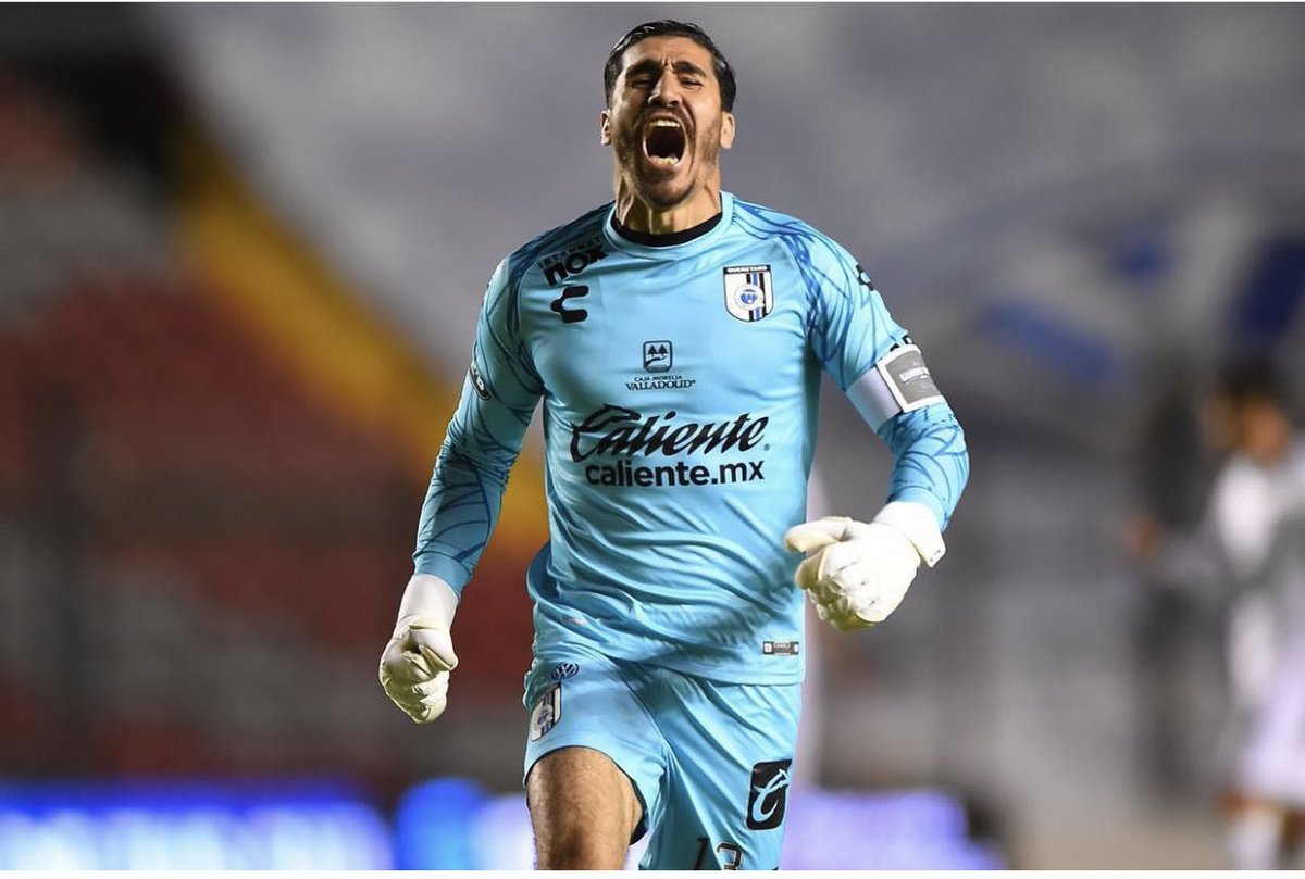 gil30alcala's tweet photo. Felices 71 años querido @Club_Queretaro que sean muchos más 💪🏽🐔, un honor haber portado tus colores https://t.co/ONX1MlRPVh