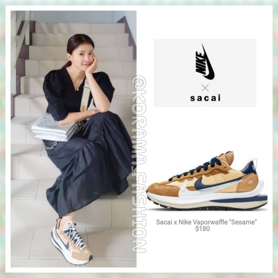 vaporwaffle sesame on feet