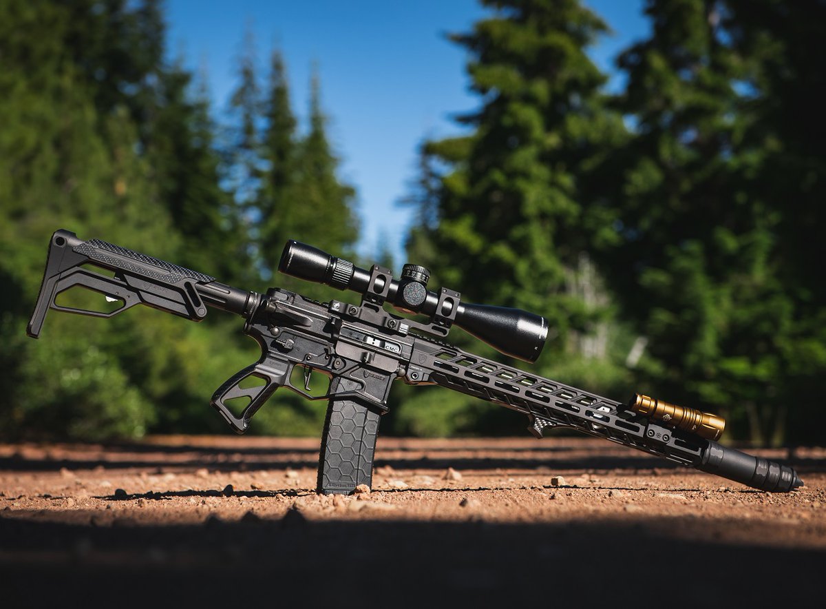 weltool's tweet photo. W35A is light-weight throwing rifle rail tactical lights. The white light beam can reach 653 yards! The light intensity is as high as 89,600 candela!
#weltool #w35a #weaponlight #weltoolw35a https://t.co/mXYnmTvyW9