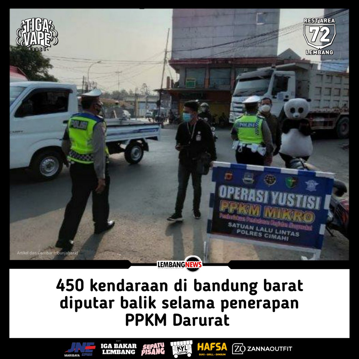 Ratusan kendaraan roda empat dan roda dua diputarbalik selama pelaksanaan Pemberlakuan Pembatasan Kegiatan Masyarakat (PPKM) Darurat di Pos Penyekatan, Padalarang, Kabupaten Bandung Barat (KBB).