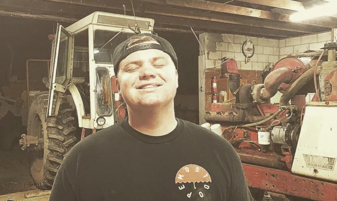 Happy birthday Mason ❤️ 

Better have found out how to sneak a few cold ones in up there…. Still owe me them drinks;)

I miss ya