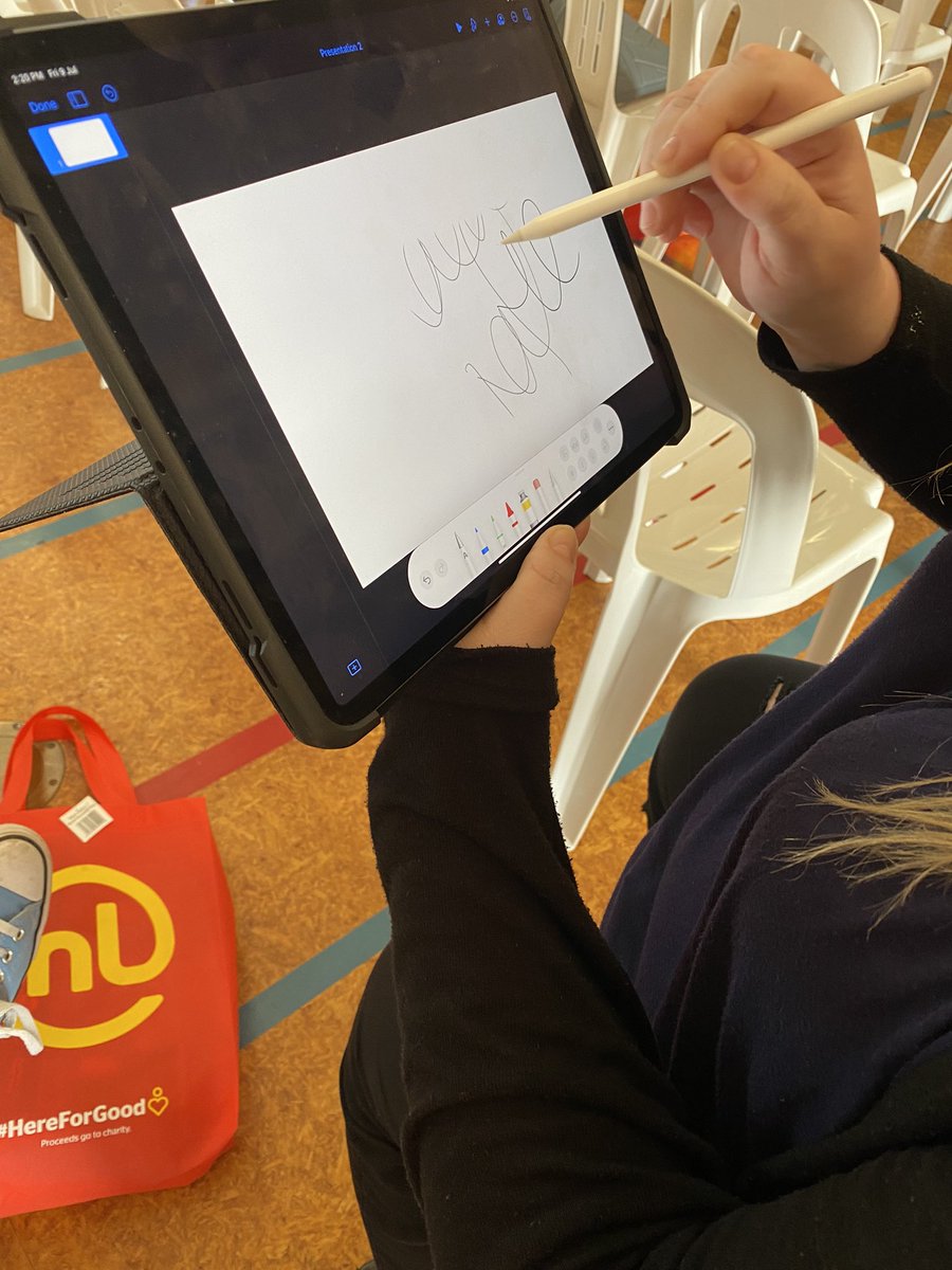 Teaching @katiegroshinski how to use keynote as she is a big fan of it. #hekakano21