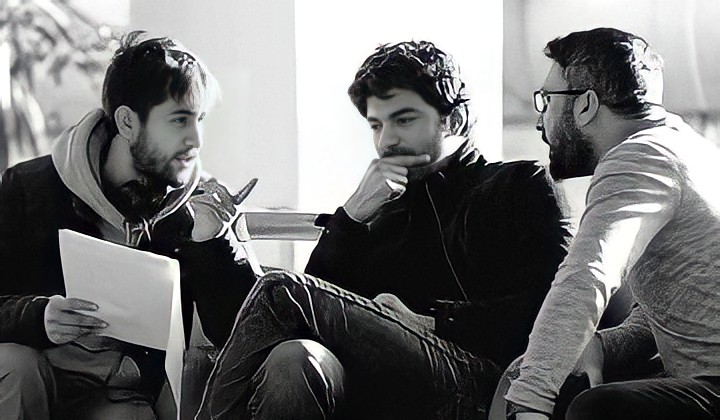 EnginAkyrekFans's tweet photo. Nuestro hermoso Capitán #OmarDemir #EnginAkyürek #KaraParaAsk @enginakyurek
#ElMer #ElifYOmar https://t.co/g8lwdiXzwm