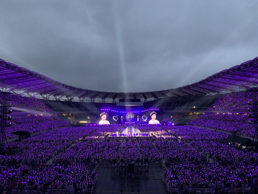 nuyakim30's tweet photo. Happy anniversary army💜💜 
#HappyARMYDay #HappyBirthdayToARMY #HBD_TO_ARMY #8YearsToInfinityWithBTS @BTS_twt @bts_bighit https://t.co/09qCJdgVNe
