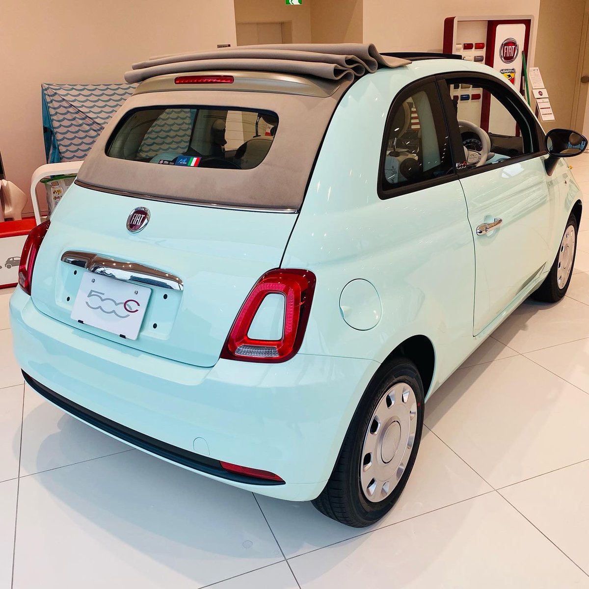 フィアットアバルト西宮 Fiat500c ミントグリーン カブリオレ限定車がやって来ました チェック柄のシートです 爽やかな色でとっても可愛い Fiat Fiat500 Fiat500mint Fiat500mintgreen Fiat500c Fiatnishinomiya フィアット西宮 T