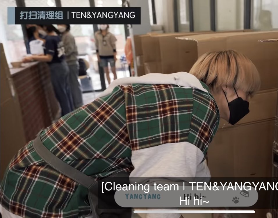 fentyyangx2's tweet photo. huang "hey bub can i use your clothes?" renjun https://t.co/Rb7AFMklgN