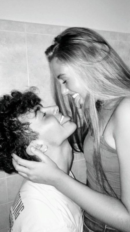 astromillo's tweet photo. sos un confidente de todas mis emociones, la causa y la razón de mis canciones, los sueños, la verdad y muchísimo más... te amo un mundazo, dueña de mi universo y de mi alma ♡ https://t.co/oBiDXlpF8x