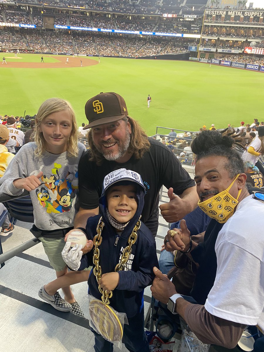 NateSquill's tweet image. So we ended up getting the Camarena grand slam ball. My son decided to give it to this kid. Amazing experience!!! #slamdiego #hungryformore