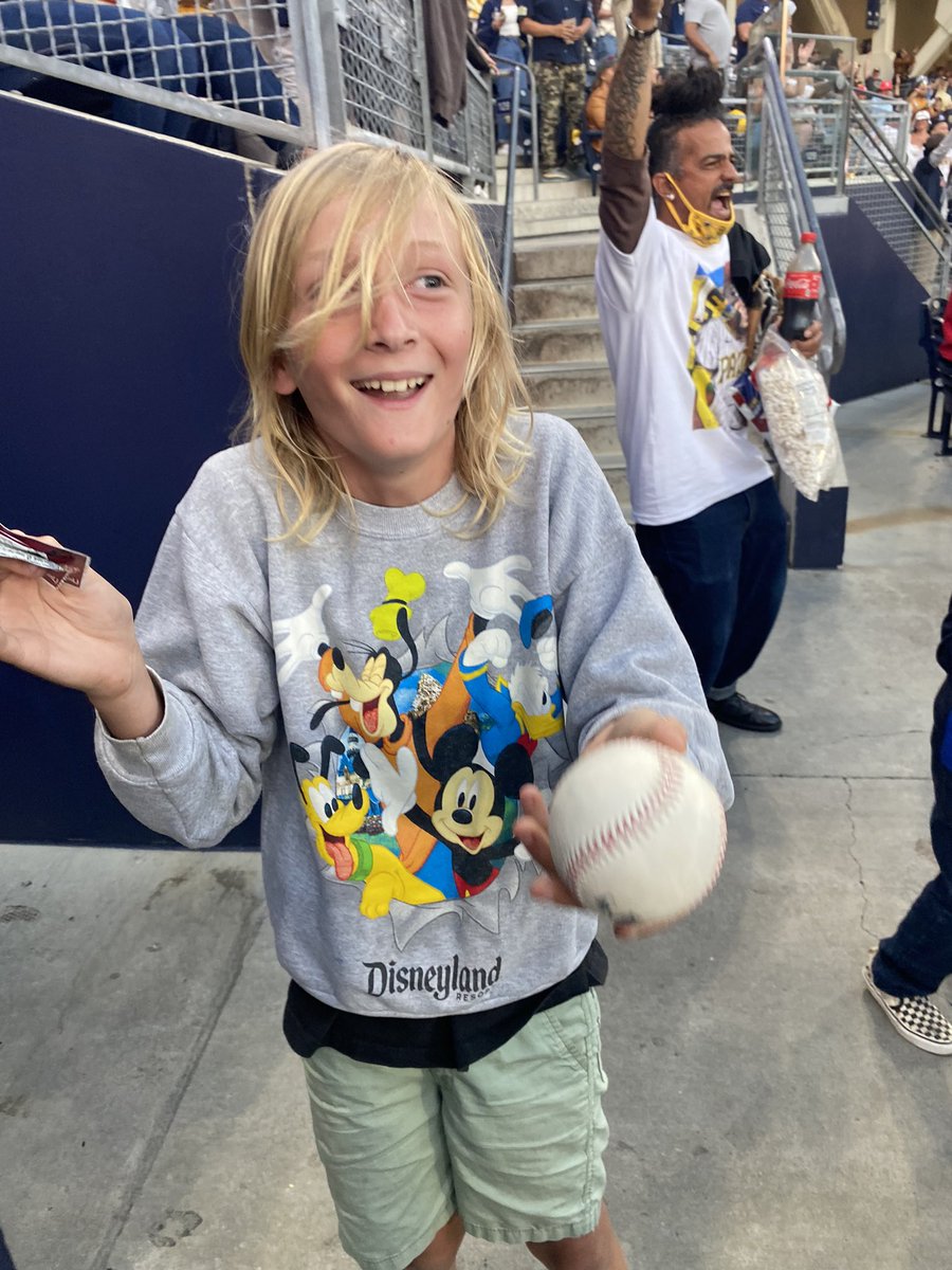 NateSquill's tweet image. So we ended up getting the Camarena grand slam ball. My son decided to give it to this kid. Amazing experience!!! #slamdiego #hungryformore