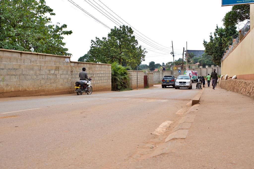 UgandaRoadFund's tweet photo. ✅Share the road responsibly in line with the #HighwayCodeug
✅ Make it safe for others by not parking anywhere.
#UgRoadFund
#STAYSAFEUG
#RoadSafetyUg
@rnamugera @HilarysTake @MoLGUganda @UNRA_UG #SDGs @GCICUganda @GouInfrastruct @MoWT_Uganda @UIPE_Uganda
@ERBUganda https://t.co/ET3McPaN2W