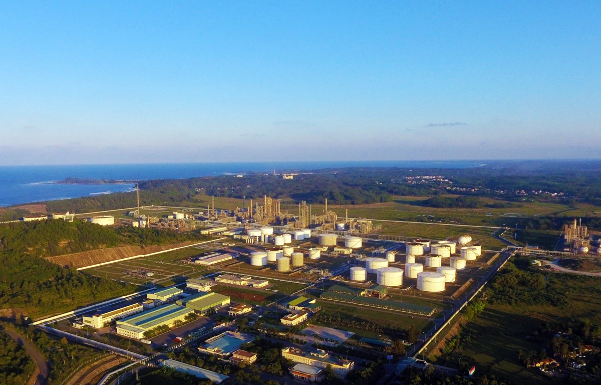 VnBizReview's tweet photo. PetroVietnam’s 1H pretax profit triples to VND21.3 trillion on higher oil price
Link: https://t.co/9bAnPFyriq https://t.co/JD22UcLJnw