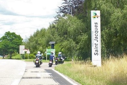 PoliceNat54's tweet photo. [#contrelesrodeos] Les policiers  Nancéiens restent mobilisés comme aujourd’hui à #Maxéville, afin de lutter contre les rodéos pour la sécurité de tous. #SécuritéDuQuotidien https://t.co/O48dPt4vfw