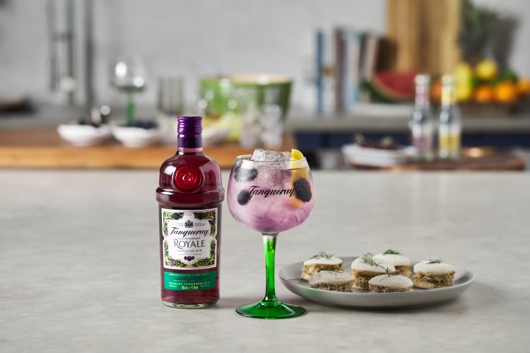 #ad Cocktail expert Krystal Hart and are taking you on a french inspired journey, the first 1,000 people that use the code in the next message can get $10 off Diageo products when they spend over $50
 #tastethetopshelf #drinkresponsibly @bws_au <a href="/cirocvodka/">CÎROC Vodka</a> <a href="/tanqueraygin/">JCT</a>