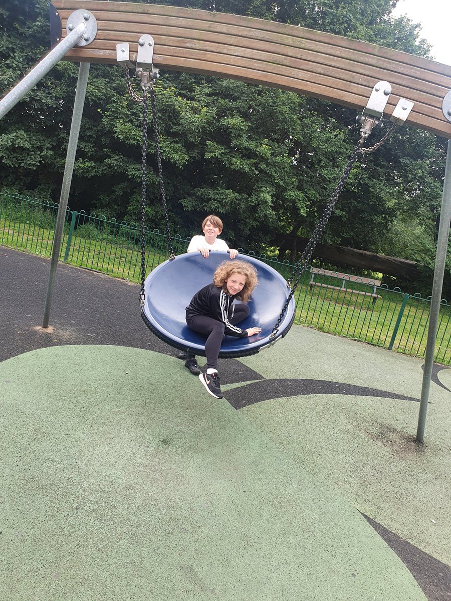 SCOS_Bakhita's tweet photo. Morning in the park! #StCathsActivitiesWeek https://t.co/9CIL04on82