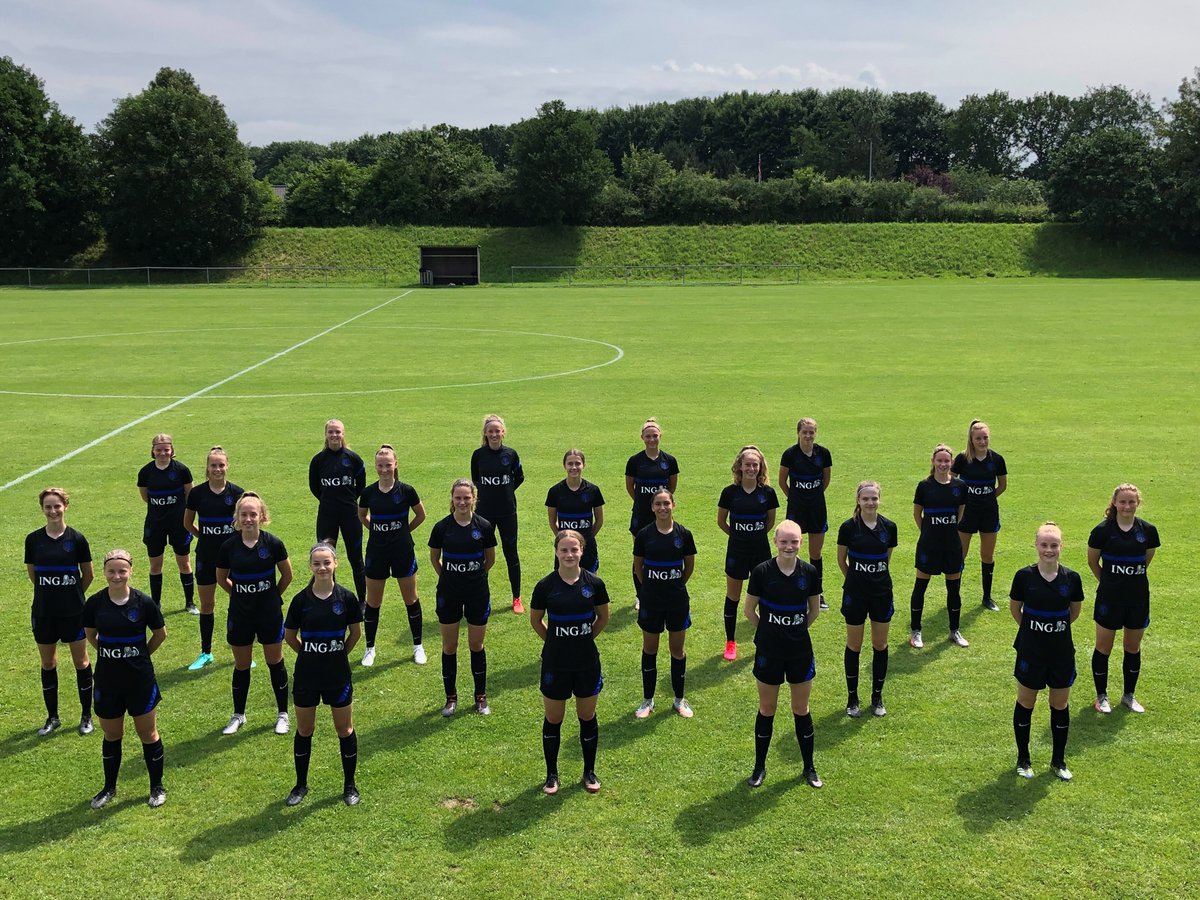 Ondertussen is Onder 16 goed bezig op het Nordic Tournament. De eerste wedstrijd werd met 4-0 gewonnen van Denemarken en vanmiddag staat de tweede wedstrijd tegen de Faeröer Eilanden op het programma. Succes! 💪🔥