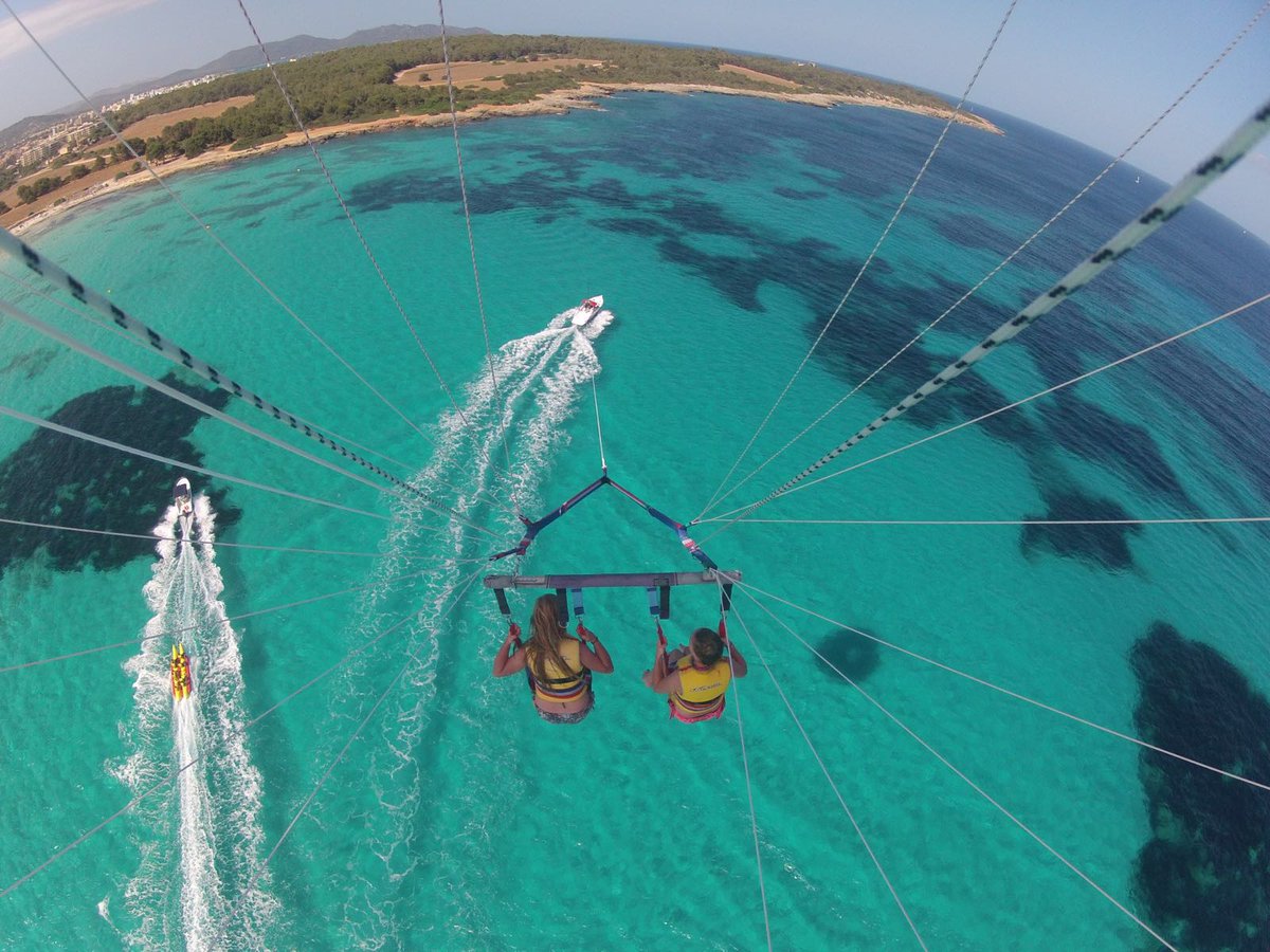 InfoCalaMillor's tweet photo. Estamos en pleno verano y es el momento de disfrutar de los deportes acuáticos  🏄🪂🛶🤿 en #CalaMillor y #SaComa #DeportesAcuaticos #Wassersport #WaterSports  #DestinoCalaMillor #EastMallorca https://t.co/GlHKrdcRja