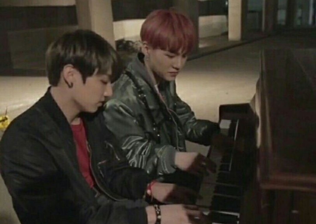koogalery's tweet photo. hyyh yoonkook is alive https://t.co/VEXSljfx8t