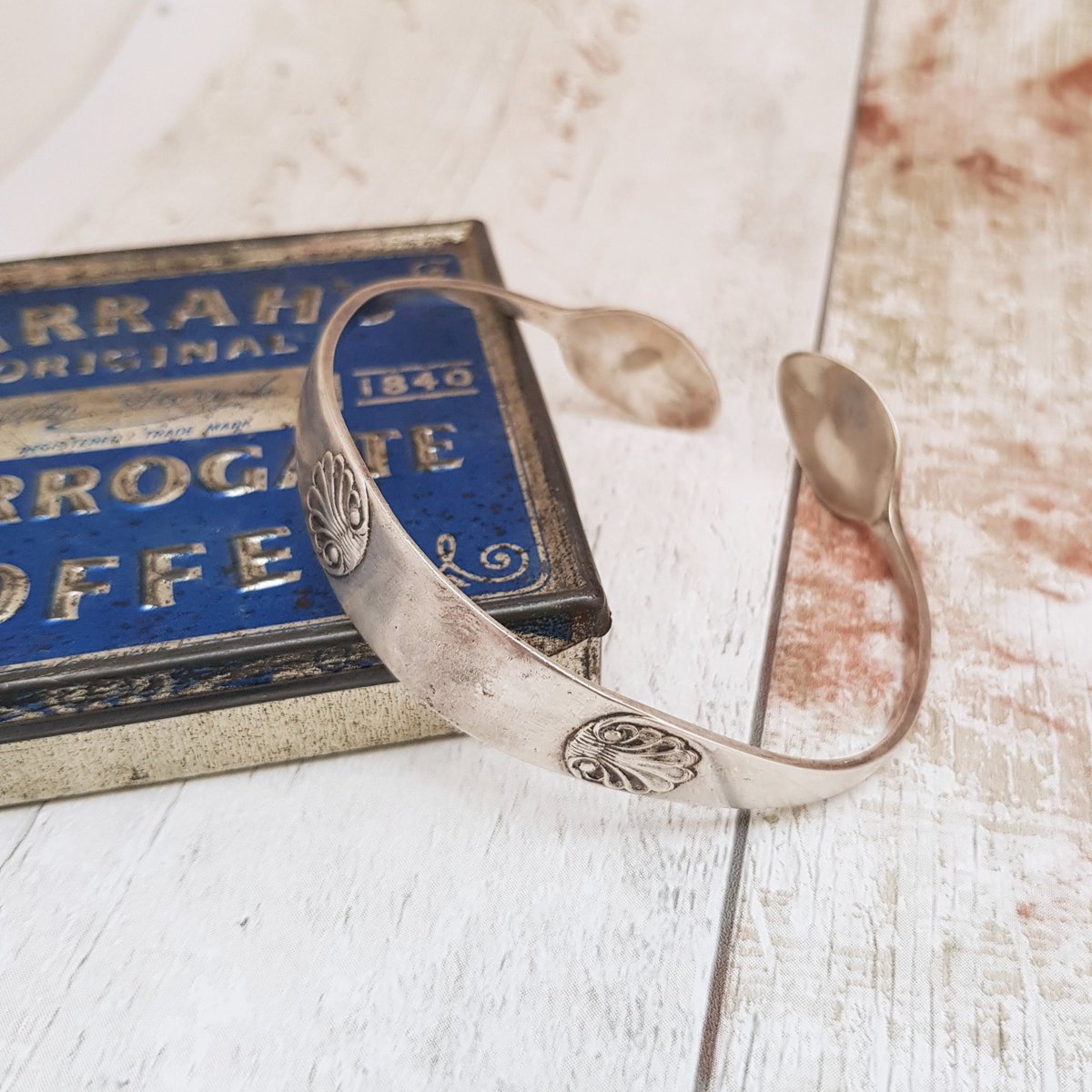 martisanne's tweet photo. Spoonie bracelet, spoon bracelet, sugar tong bangle, flatware jewelry, cutlery cuff, silverware flatware, boho silver bangle, gift, C8 https://t.co/WBjGVdrzuR #EtsyTeamUnity #TMTinsta #FlatwareBracelet https://t.co/jVuBc7URzH