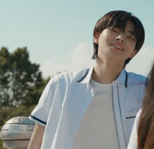 lkrlia's tweet photo. @trainee_a LEOOOO 🦁 I CANT BELIEVE YOU ARE ON 
BTS PERMISSION TO DANCE M/V 
IM SO HAPPY FOR YOU💕 I HOPE YOU SEE THIS AND HOPE THAT YOU GUYS WILL DEBUT SOON☺️ https://t.co/BKLjmxQzBj