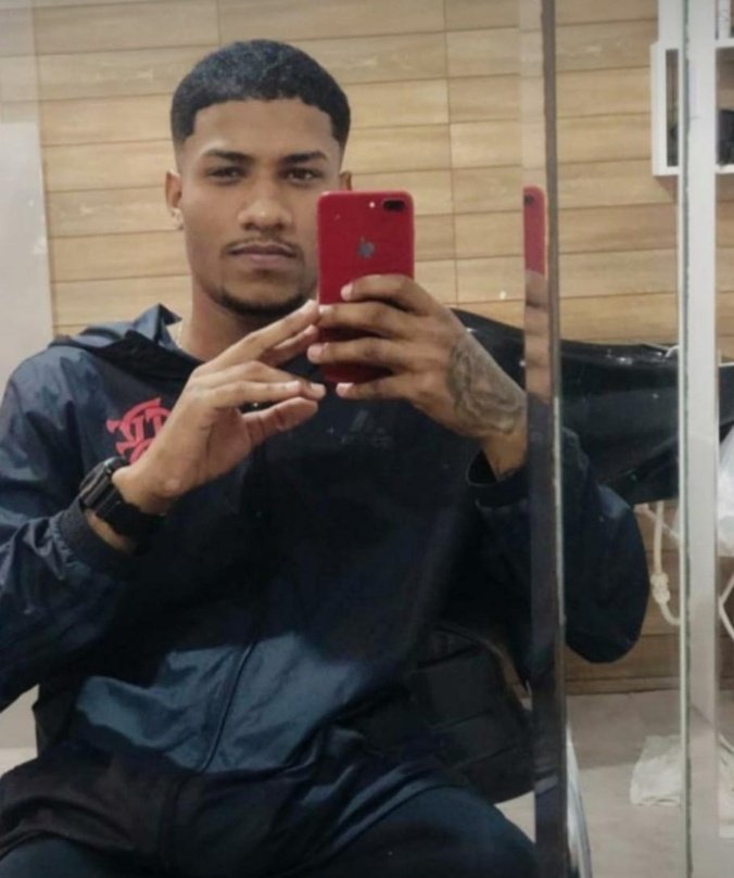 DaPontedorisca's tweet photo. Snrz menor, tá difícil de acreditar que tu se foi mn, só queria que fosse mentira isso cria, te amo irmão, vou guarda sempre cmg a nossa infância e a nossa convivência de cria no dia dia, vai com Deus meu fiel. #Eterno_WG😭😭❤🏴😡😡 https://t.co/jpi5EjyFB9
