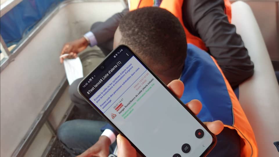 SatnavAfricaJPO's tweet photo. Successful demonstration of the #Emergency #warning service on #RiverCongo using A-SBAS signal
#Congo #Brazzaville #SBASBrazza #NonAviation #Agriculture #Maritime #SurveyMapping #SurfaceTransportModes #Transport #JPO #ASECNA  #Satellite #Navigation #SatNav #AUC_ESTI #AUC_DIE https://t.co/cfwTXGVrc5