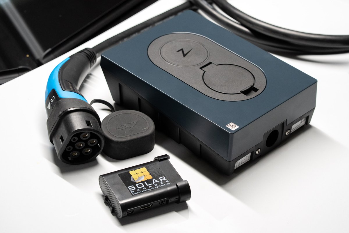 _solarmanager's tweet image. Die ersten @gozaptec Go Ladestationen sind kaum einen Monat in der Schweiz, schon sind sie in den #SolarManager integriert. Damit ist auch stufenloses Überschuss-Laden aus der Photovoltaik-Anlage mit der kleinsten 22kW-Ladestation der Welt möglich. electrify the future ⚡️