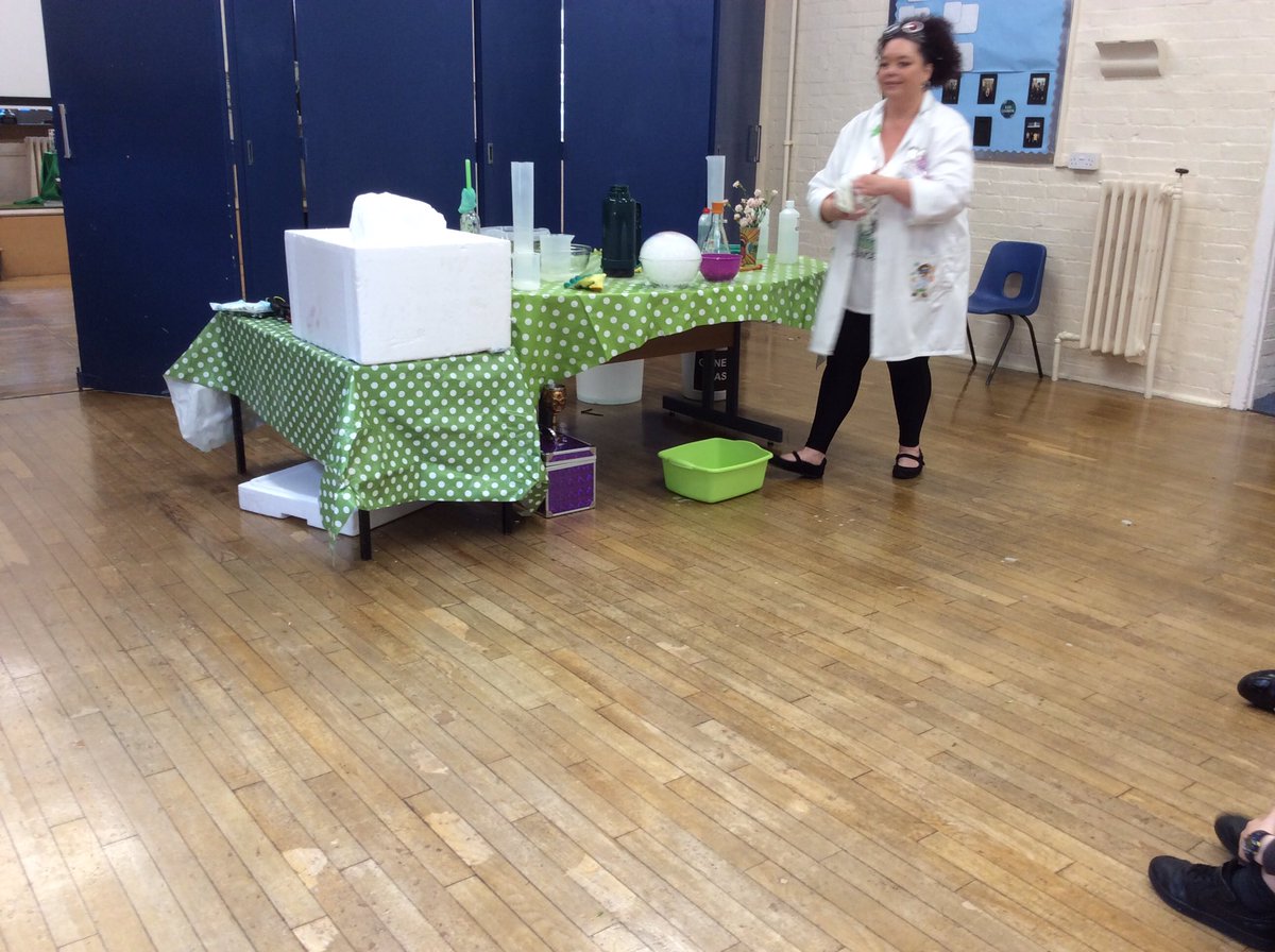 Year 5 have enjoyed their visit from @SublimeScience learning about experiments involving dry ice, a great end to our science week! @National_Junior @National_Y5