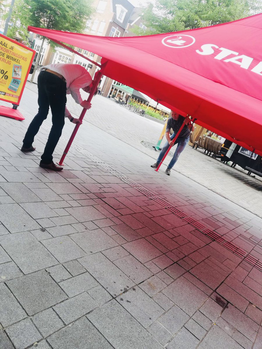 ToniMelenhorst's tweet photo. Het was een dag keihard werken maar de SchoolCampus-party van afgelopen woensdag was succesvol. Dank aan bezoekers en leveranciers. !pet boekverkopers Hoogeveen. #pilot #stabilo #maped #oxford #verhaak #quantore #ktc #schoolspullen #agenda https://t.co/nRTwF822pv