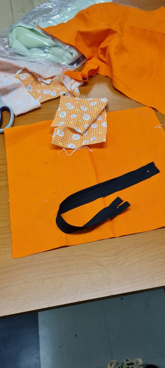 Cleotammy's tweet image. Second sewing lesson. Learned how to add a zip. Made a pencil bag.   So proud!