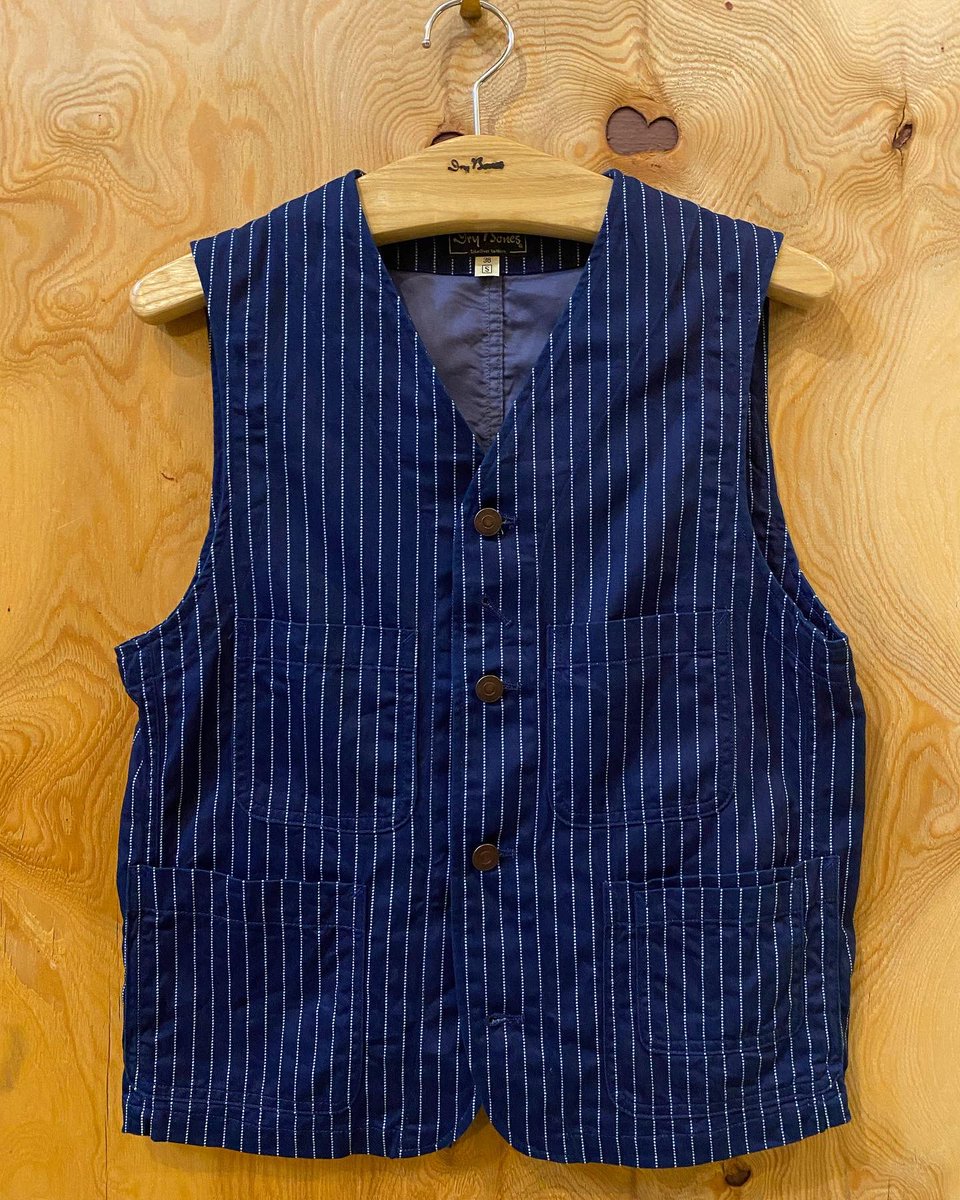 DRYBONES_TOKYO's tweet photo. Wabash Stripe  Work Vestです‼︎ 厚すぎないデニムなので、夏でもヘンリーネックTシャツの上に着て頂けるのではないかなーと思います☺︎🎶
#WabashStripeWorkVest #WabashStripe #WorkVest #ワバッシュベスト https://t.co/shbG5quKMH