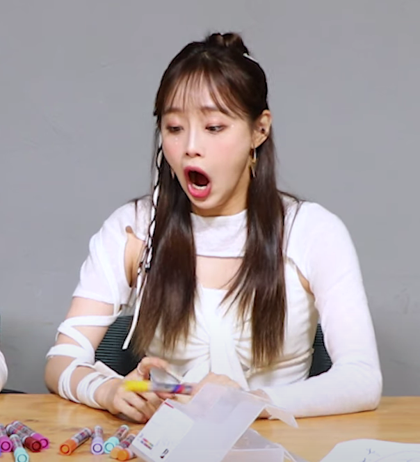 Chuu pics ♡ tweet media