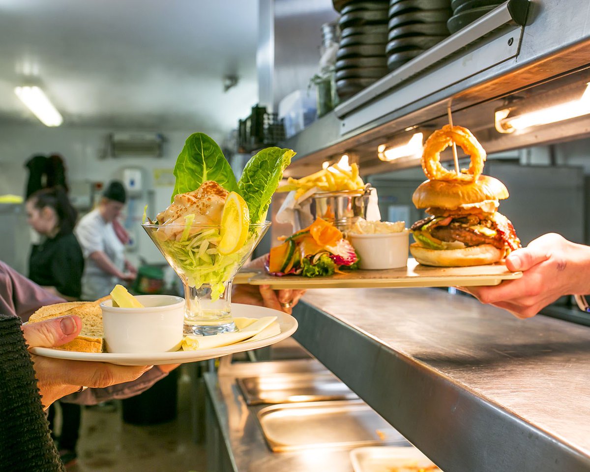 👨🏽‍🍳 HIRING 👩🏽‍🍳 

Sous chef position available £25-£29k depending on experience. Weekly tips, discount &amp; pension scheme.

CDP positions available up to £10.50ph. Weekly tips, discount &amp; pension scheme.

KP position available, evenings &amp; weekends, flexible hours, weekly tips.